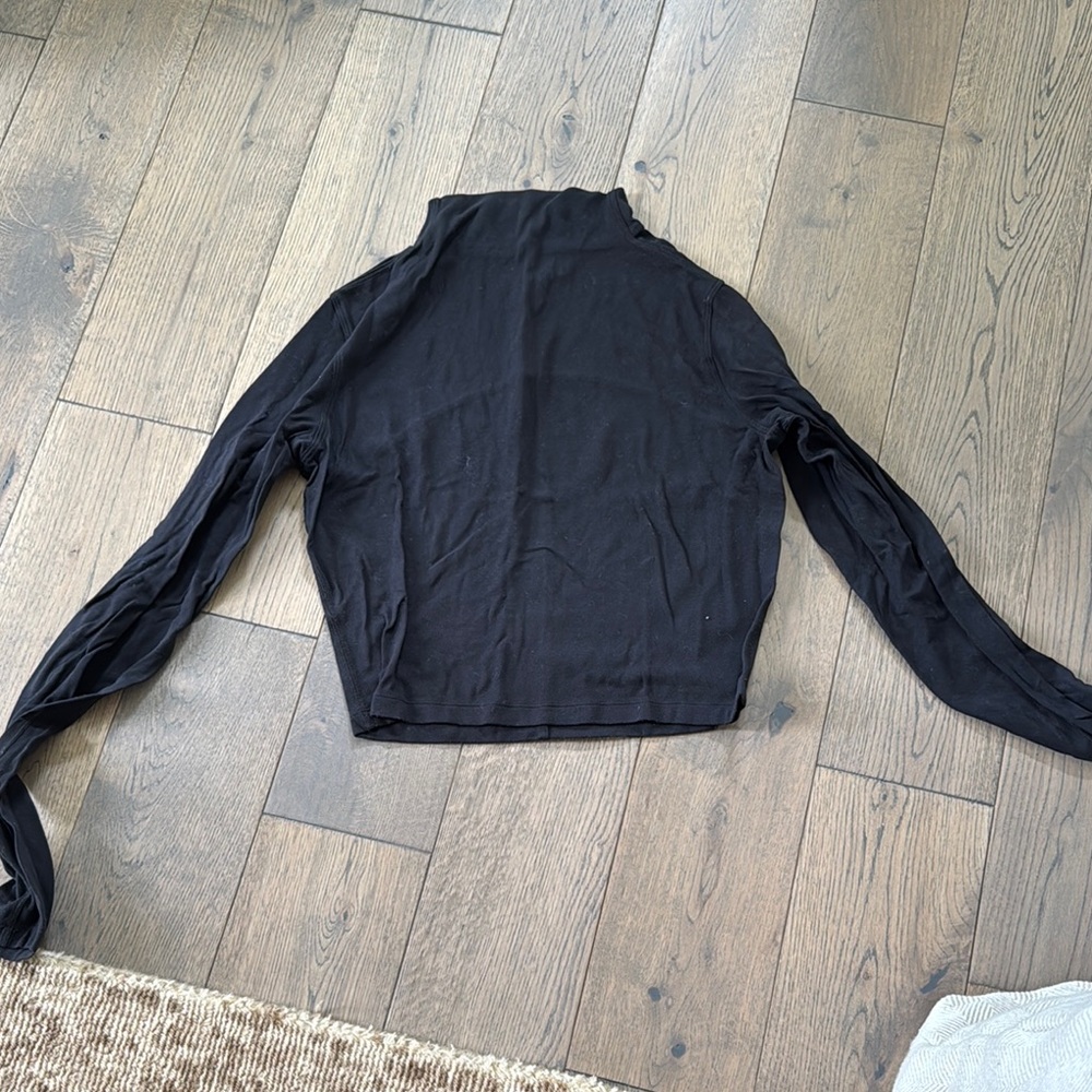 Lululemon Athletica Black Fitted Long Sleeve Crop Bodysuit
